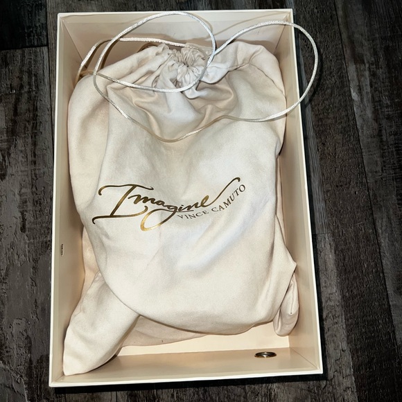 Vince Camuto Heels size 6.5 - Picture 2 of 6